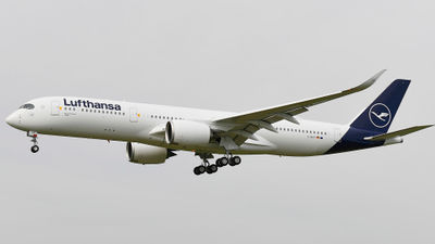 The amount of Lufthansa Group's green charge will depend on the flight route and fare. It will vary between 1 and 72 euros.